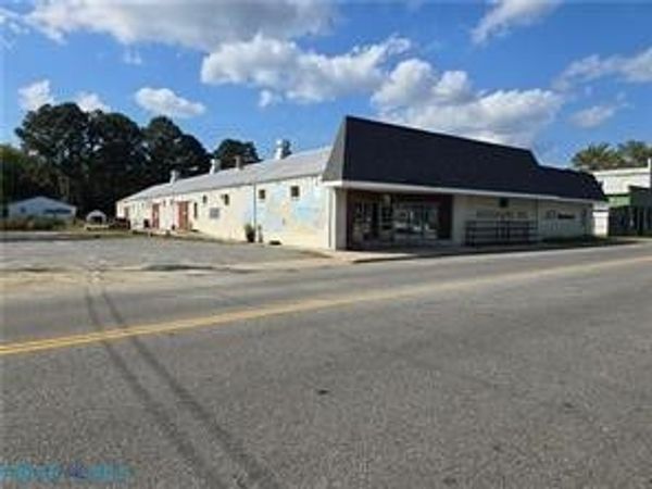 40 Main Street , Mathews, VA 23109