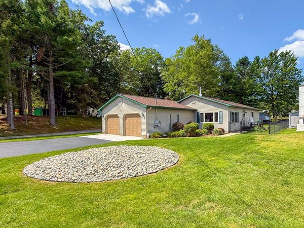 311 Iroquois Avenue, Prudenville, MI 48651