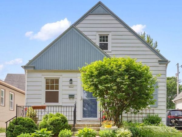 8313 Stickney AVENUE, Wauwatosa, WI 53213