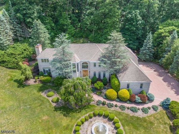 5 Raine Tree Ct, Kinnelon, NJ 07405