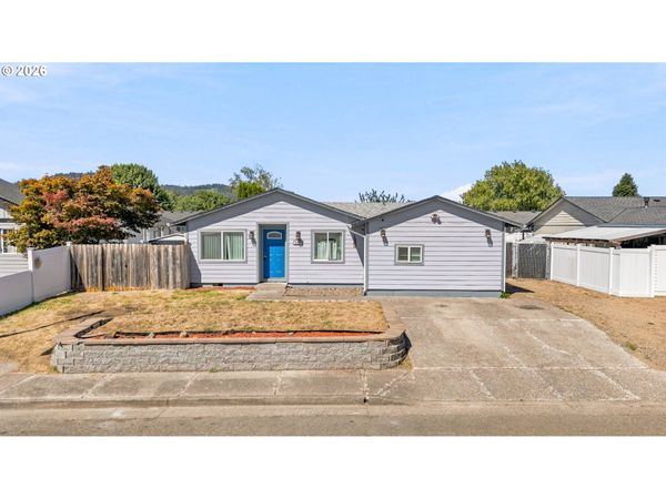 2790 S 9TH ST, Lebanon, OR 97355
