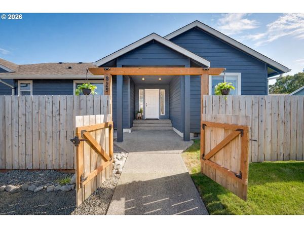 825 25TH AVE, Seaside, OR 97138