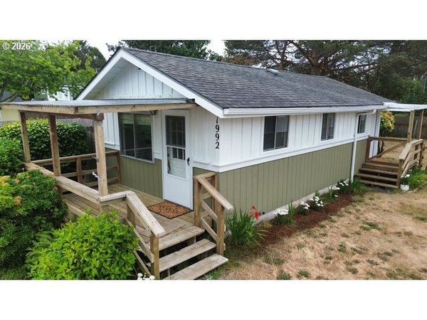 1992 18TH ST, Florence, OR 97439