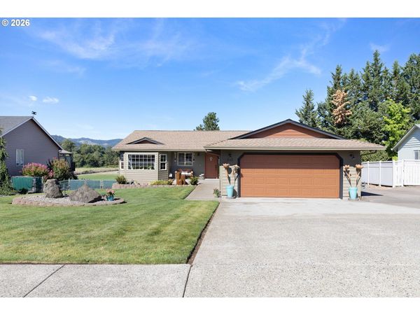 535 SE PARKWAY DR, Winston, OR 97496