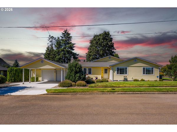 499 NE CHERRY ST, Sublimity, OR 97385