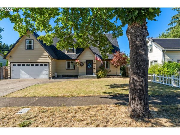 1522 ASH AVE, Cottage Grove, OR 97424