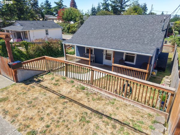 366 N WASSON ST, Coos Bay, OR 97420