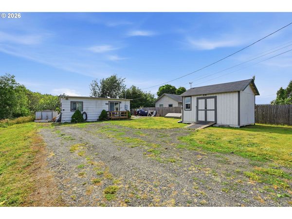 63715 CHAMBERLAIN RD, Coos Bay, OR 97420