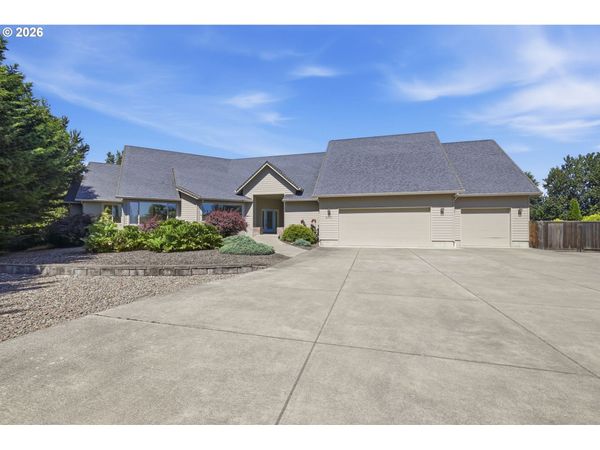 2833 20TH ST, Springfield, OR 97477