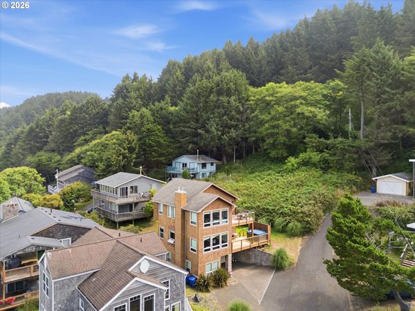 1929 NE 71st ST, Lincoln City, OR 97367