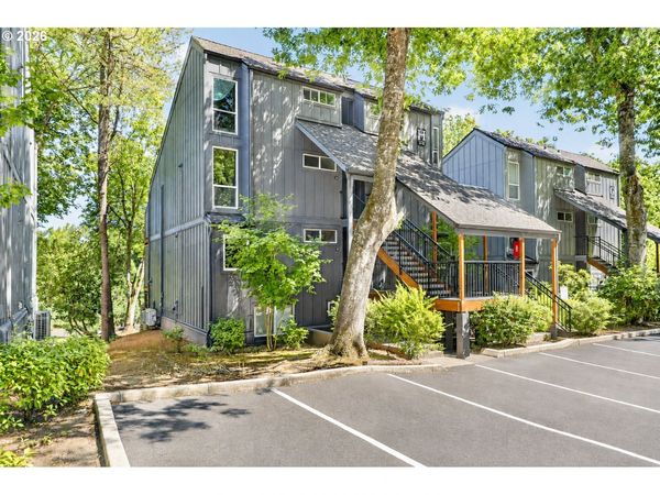 100 KERR PKWY, Unit 52, Lake Oswego, OR 97035