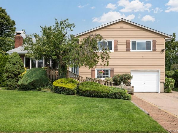 10 Primrose Avenue, Hicksville, NY 11801
