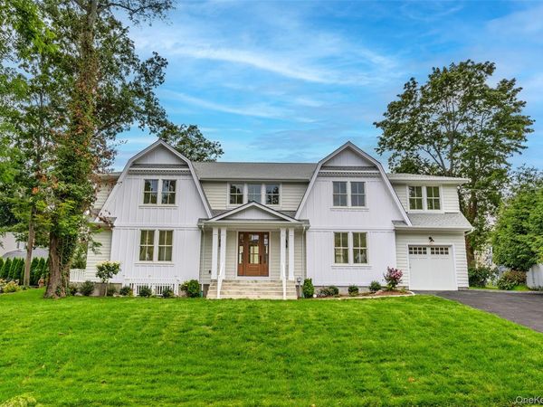 28 Alsace Place, Northport, NY 11768