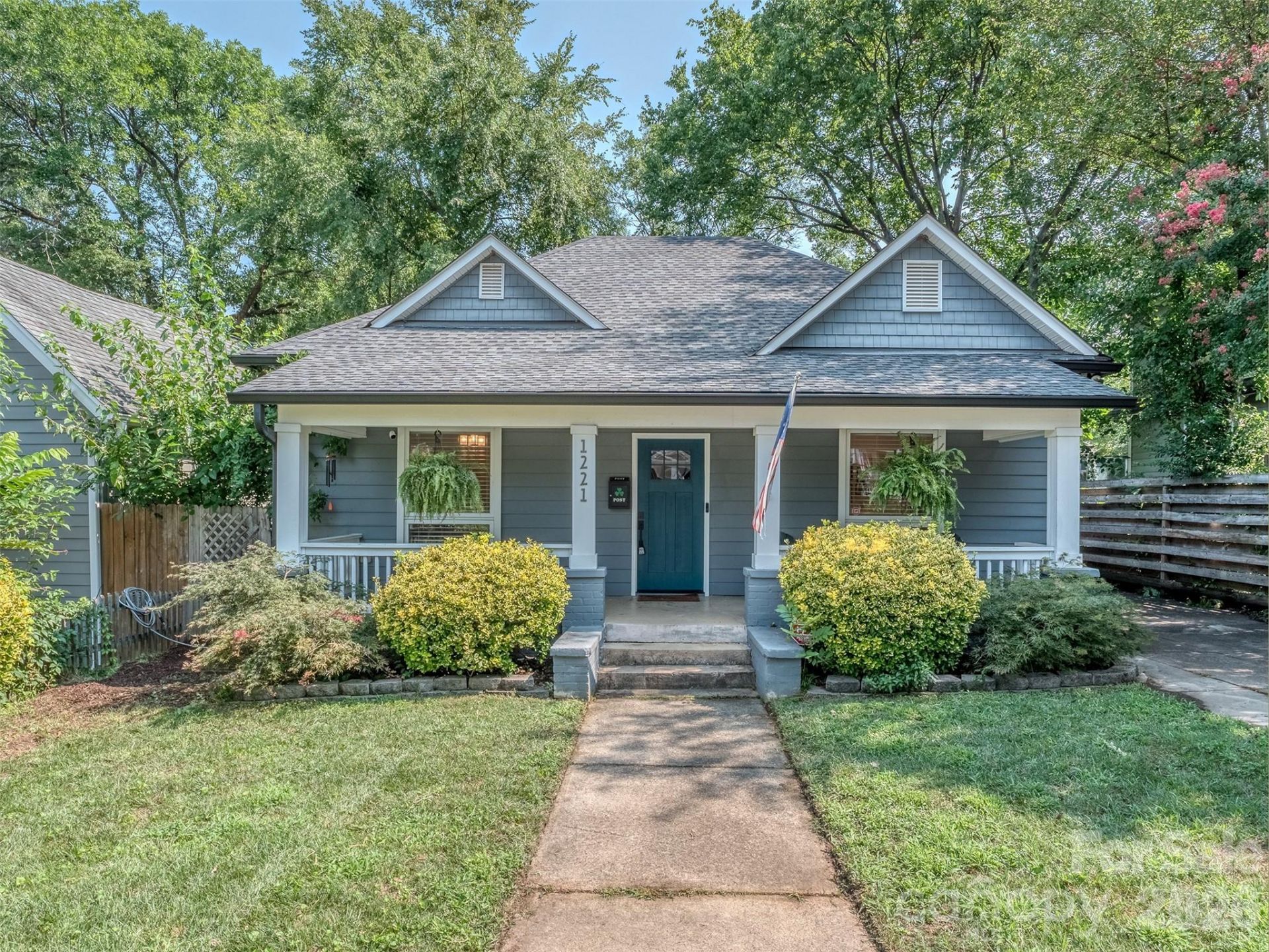 1221 Kennon Street, Charlotte, NC 28205 Main Photo
