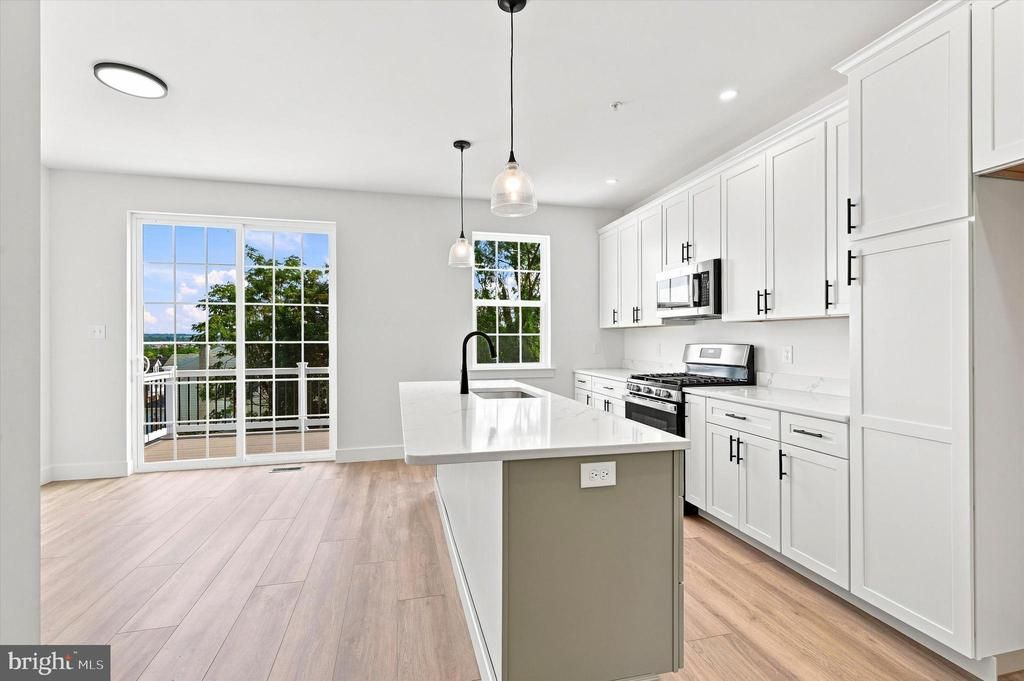 207 W EIGHTH STREET, BRIDGEPORT, PA 19405