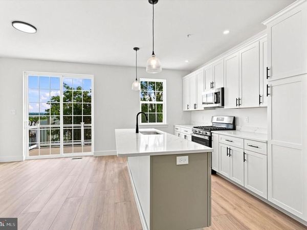 207 W EIGHTH STREET, BRIDGEPORT, PA 19405