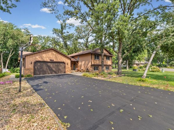 8454 Pleasant View Drive, Mounds View, MN 55112