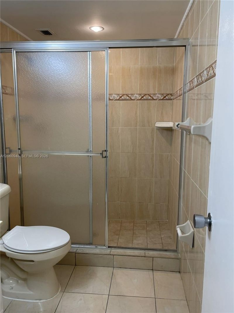 920 NE 199th St , Unit 309-3J, Miami, FL 33179 Photo