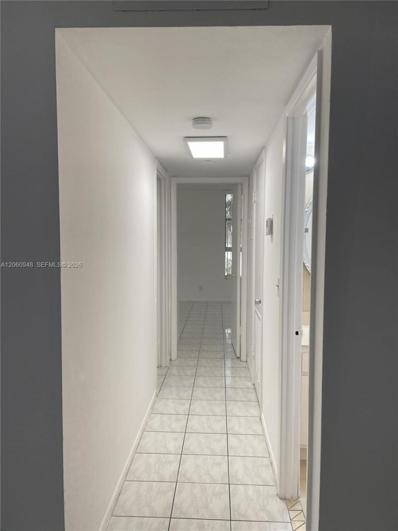 920 NE 199th St , Unit 309-3J, Miami, FL 33179 Photo