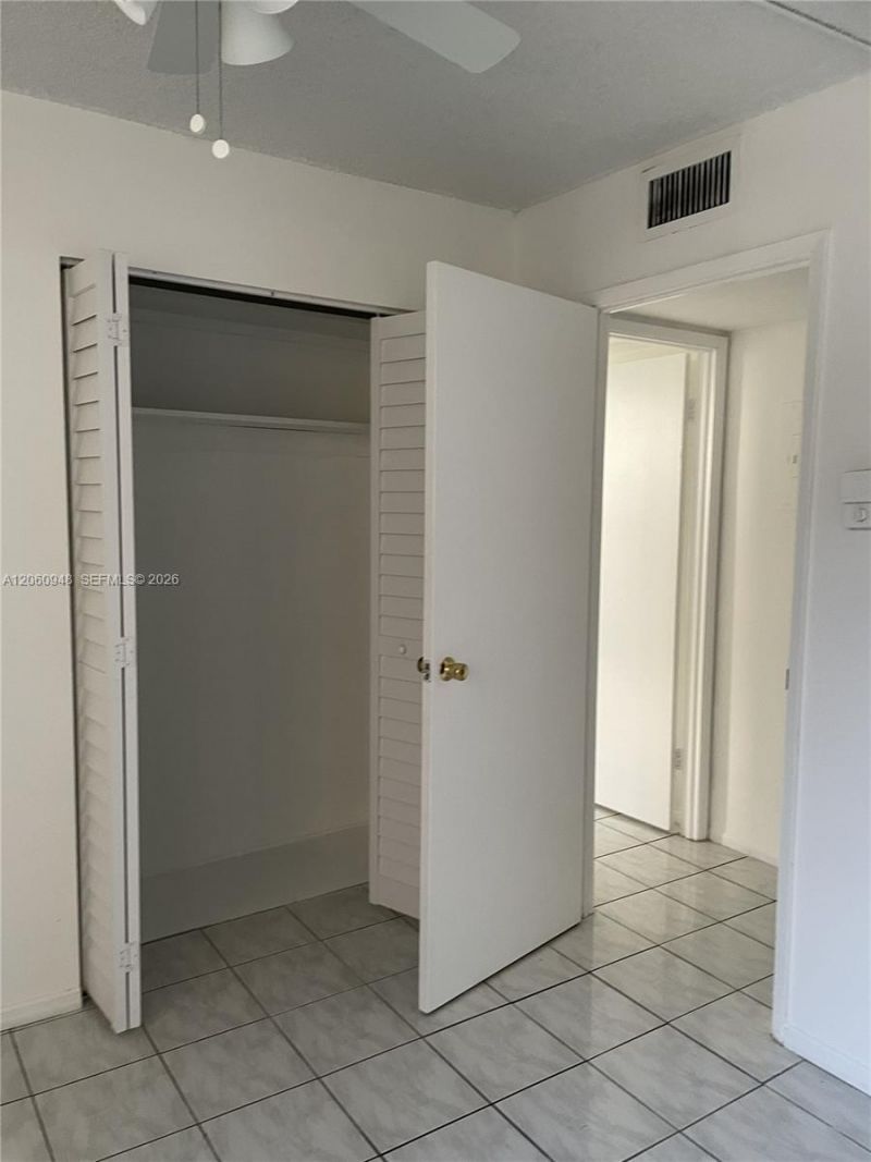 920 NE 199th St , Unit 309-3J, Miami, FL 33179 Photo