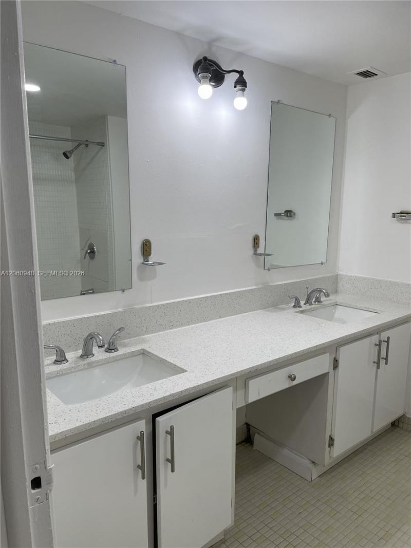 920 NE 199th St , Unit 309-3J, Miami, FL 33179 Photo