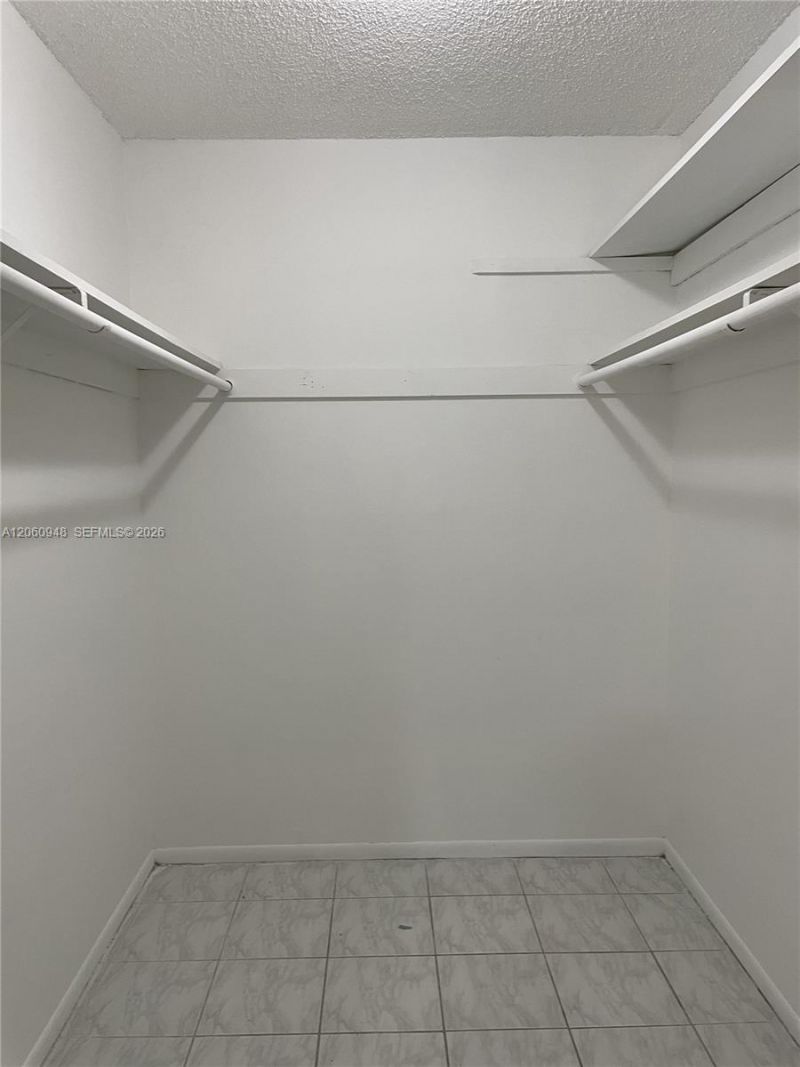 920 NE 199th St , Unit 309-3J, Miami, FL 33179 Photo