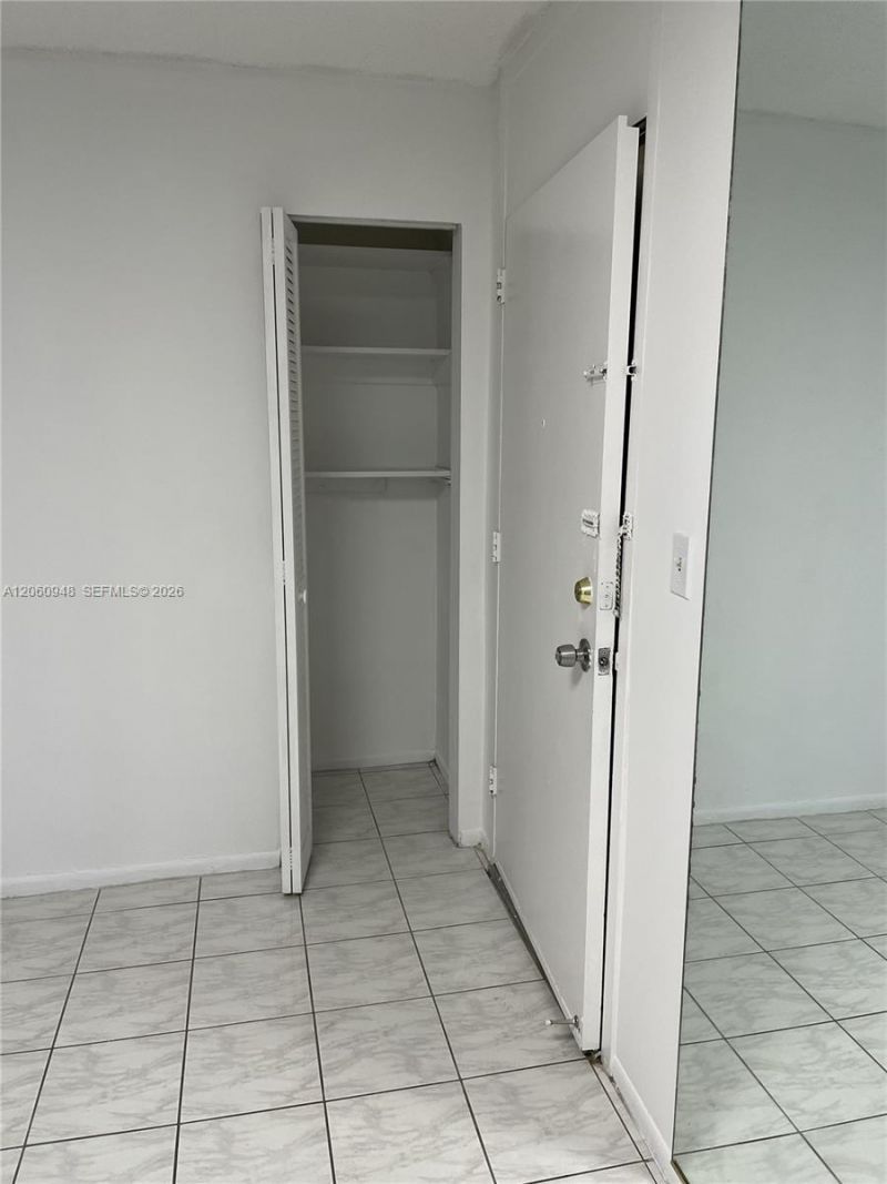 920 NE 199th St , Unit 309-3J, Miami, FL 33179 Photo