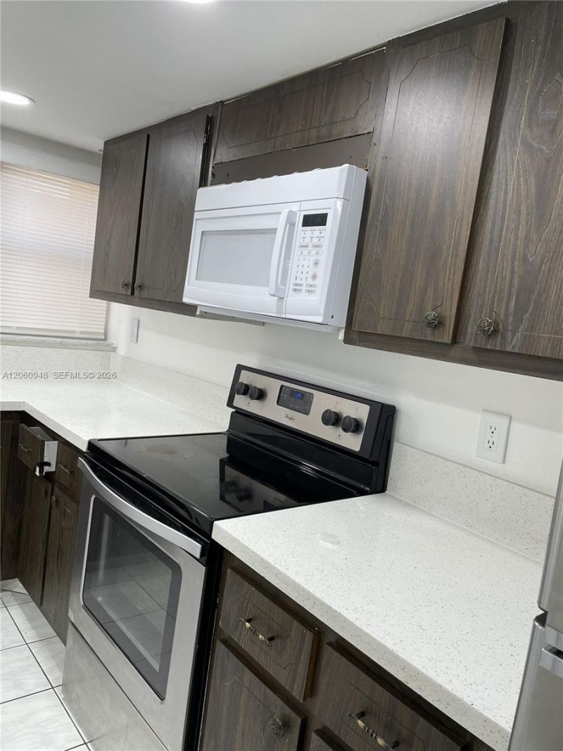 920 NE 199th St , Unit 309-3J, Miami, FL 33179 Photo