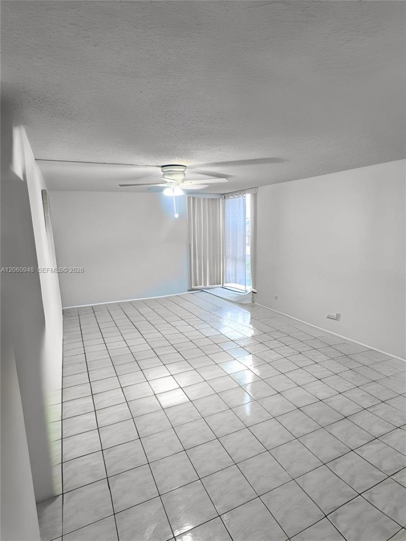 920 NE 199th St , Unit 309-3J, Miami, FL 33179 Photo