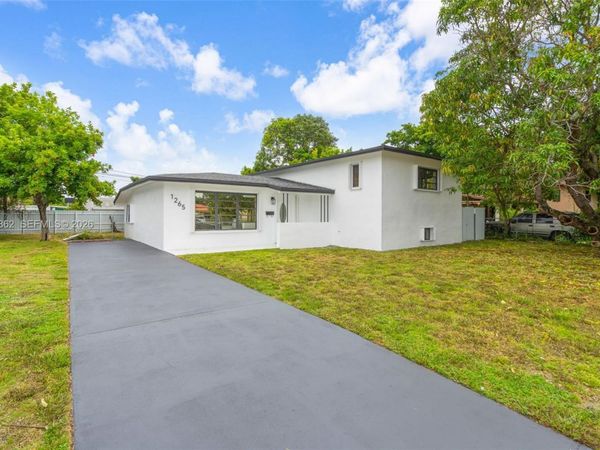 1265 NE 201st Ter , Miami, FL 33179