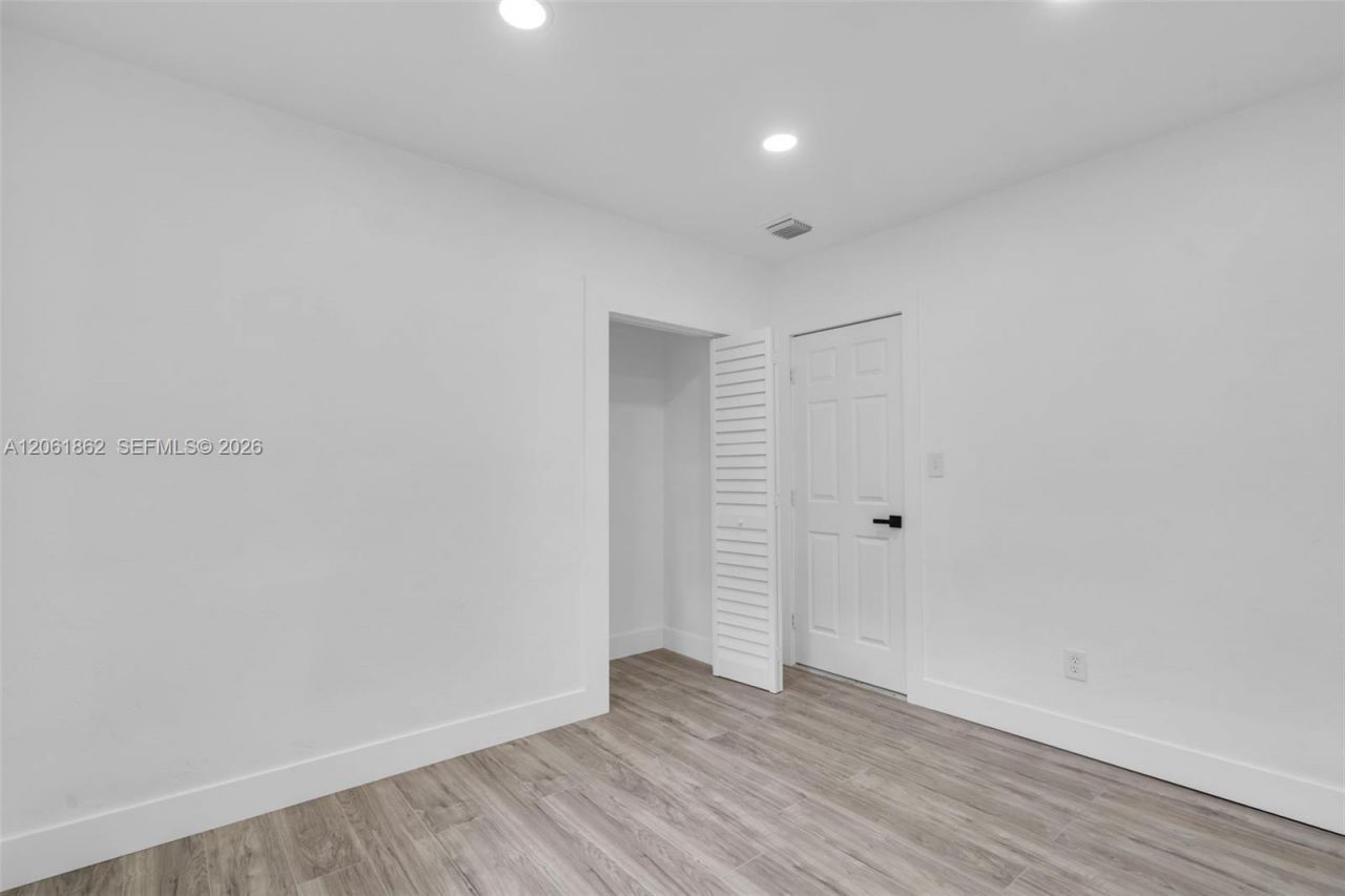 1265 NE 201st Ter , Miami, FL 33179 Photo
