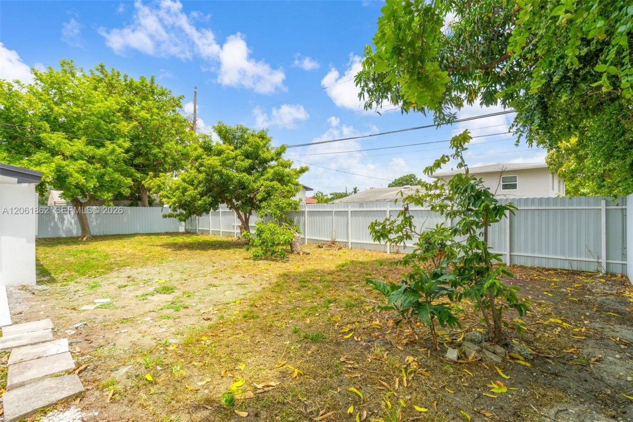 1265 NE 201st Ter , Miami, FL 33179 Photo