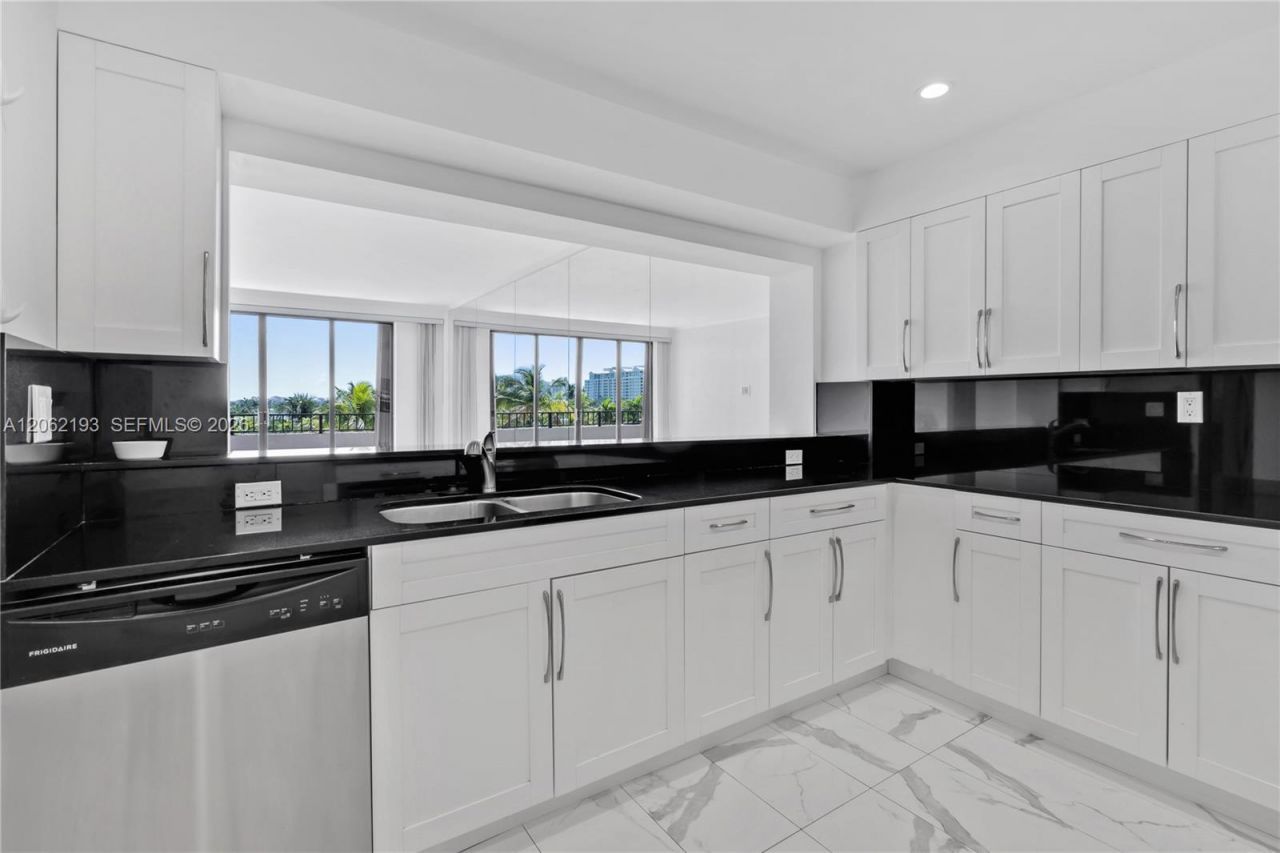 151 Crandon Blvd, Unit 441, Key Biscayne, FL 33149 Photo