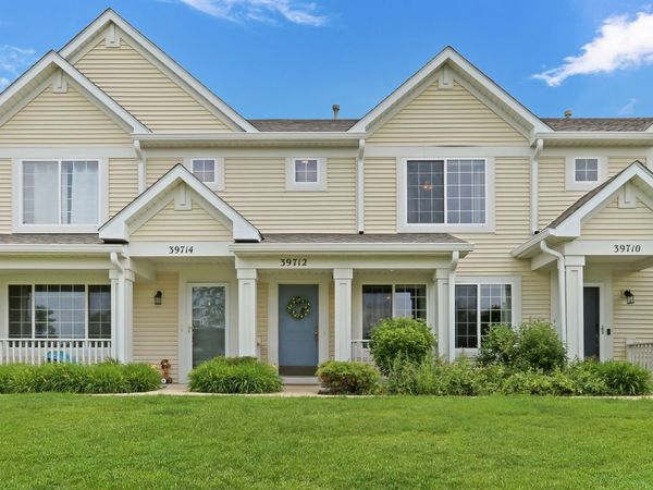 39712 N Warren Lane , Beach Park, IL 60083