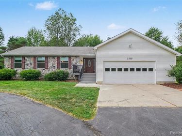 2240 Hidden Lake Trail, Ortonville Village, Mi 48462