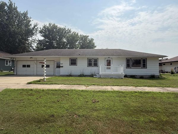 504 Fir St, Hospers, IA 51238