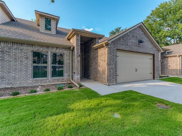 508 W 0AK Street, Weatherford, TX 76086
