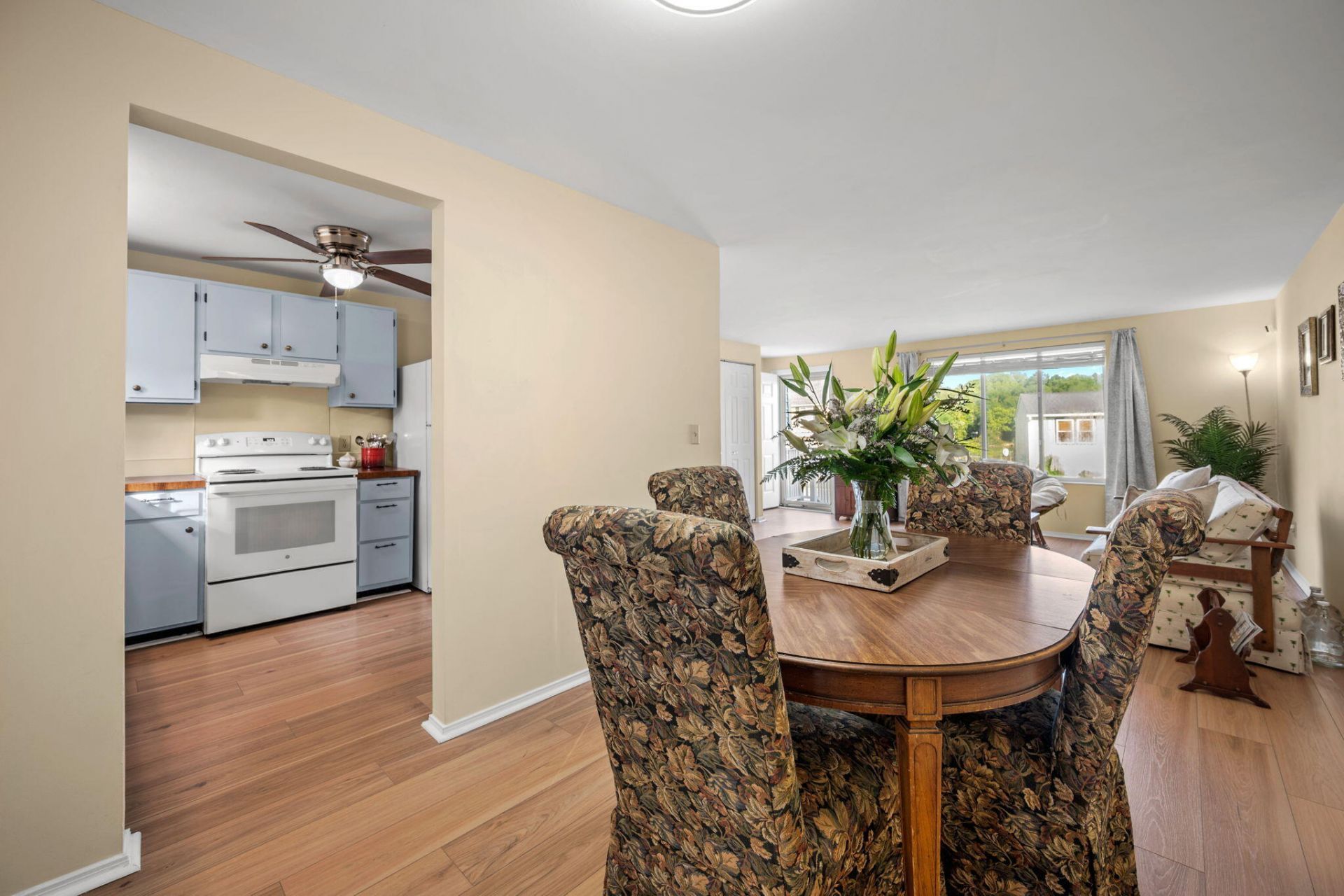 4950 Amberwood Lane Photo 7