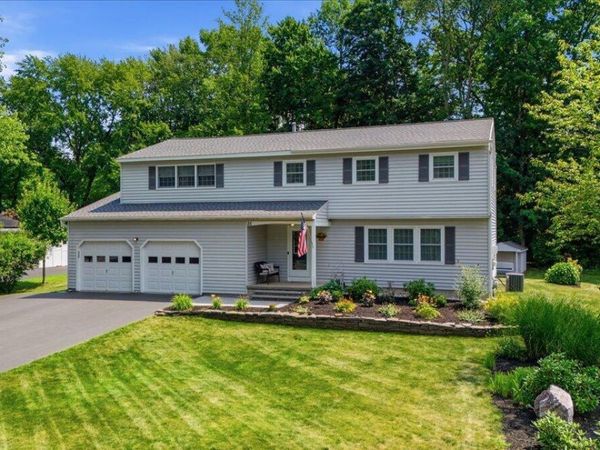 25 Pico Road, Clifton Park, NY 12065