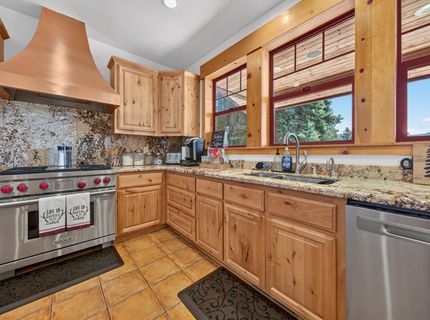 500 Peninsula Drive, Lake Almanor, CA 96137 Photo
