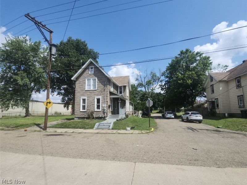 1325 4th Street NW, Canton, OH 44703 Photo 1