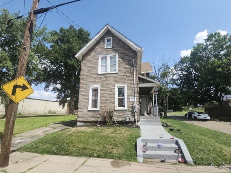 1325 4th Street NW, Canton, OH 44703 Photo 2
