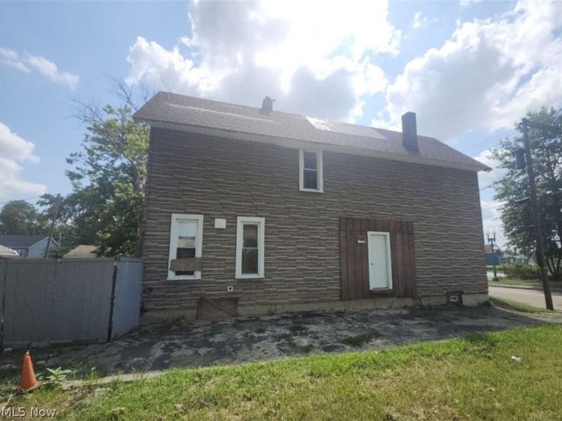 1325 4th Street NW, Canton, OH 44703 Photo 3