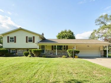 9307 Strausser Street NW, Massillon, OH 44646