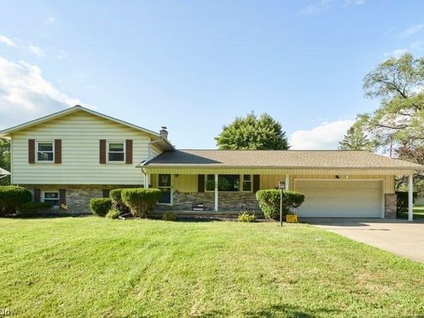 9307 Strausser Street NW, Massillon, OH 44646