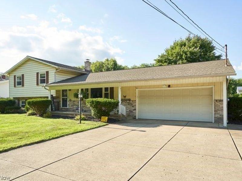 9307 Strausser Street NW, Massillon, OH 44646 Photo 2