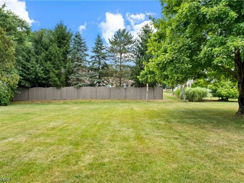 9307 Strausser Street NW, Massillon, OH 44646 Photo 27