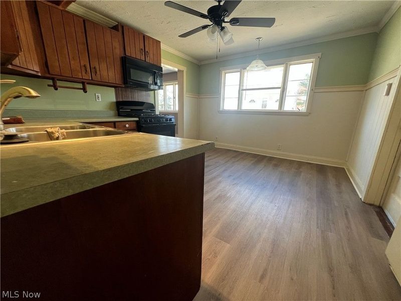 978 Buffalo Street , Conneaut, OH 44030 Photo 3