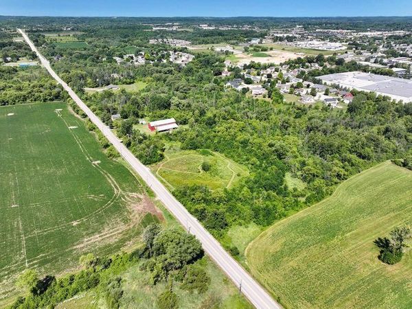 150 W RUSCO DRIVE, West Bend, WI 53095