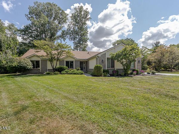 6720 Cloister Court, Toledo, OH 43617
